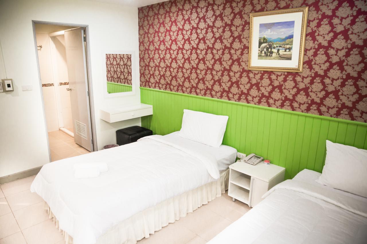 Nine Inn @ Town Phuket ภายนอก รูปภาพ