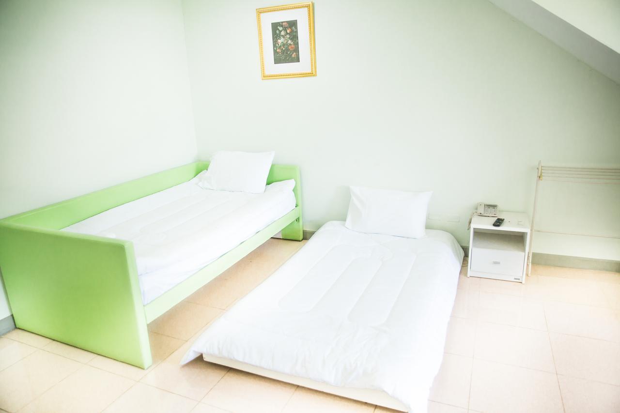 Nine Inn @ Town Phuket ภายนอก รูปภาพ